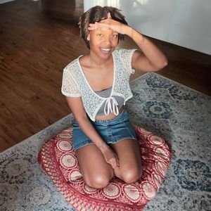 Meet your posher, Cari 🧚🏽‍♀️ IG: astrocari